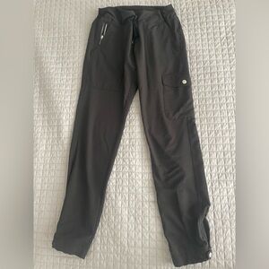 Scrub cargo jogger pants